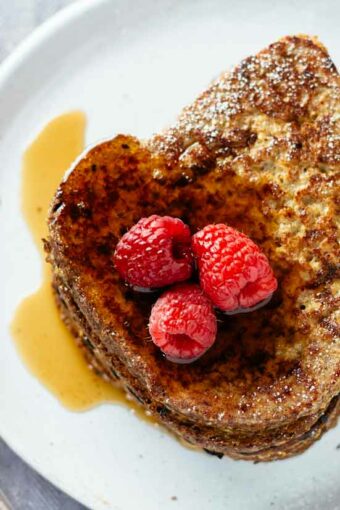 Healthy French Toast! SO good and perfect for brunch!