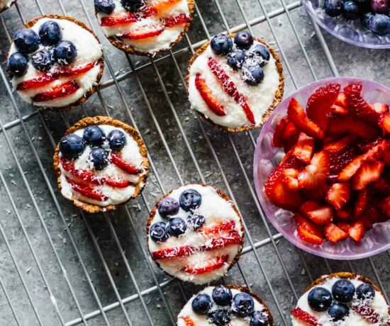 Patriotic Mini Fruit Tarts - healthy and easy to make!
