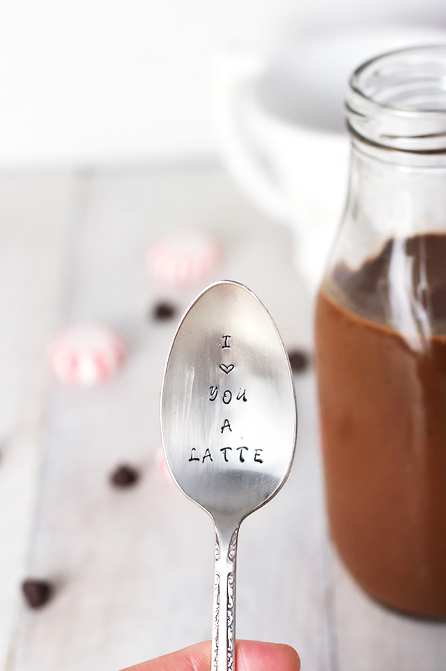 A spoon that says I 'heart' you a latte