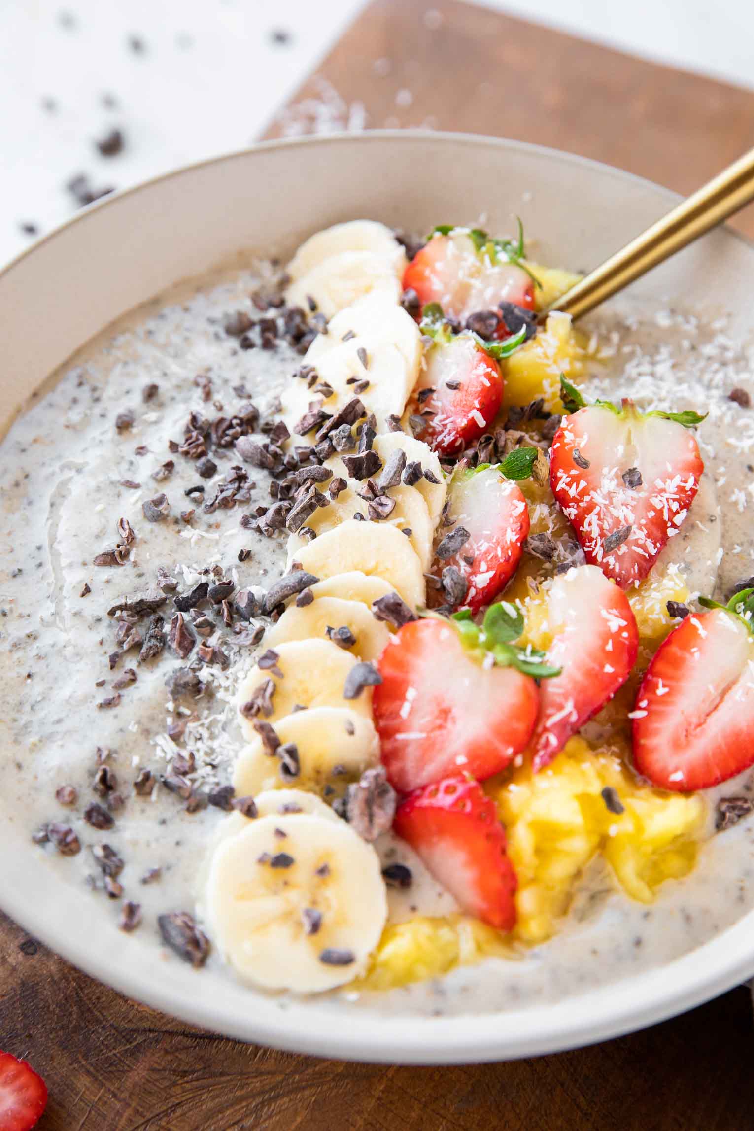Looks amazing! Banana Split Smoothie Bowl by Jar Of Lemons {Gluten-Free, can be easily made Vegan}