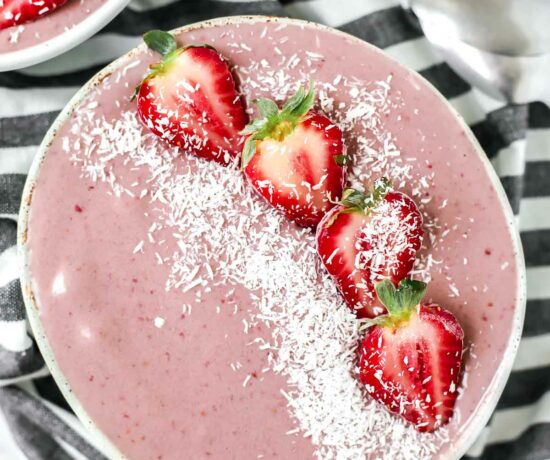 This Strawberry Acai Smoothie Bowl is the BEST!