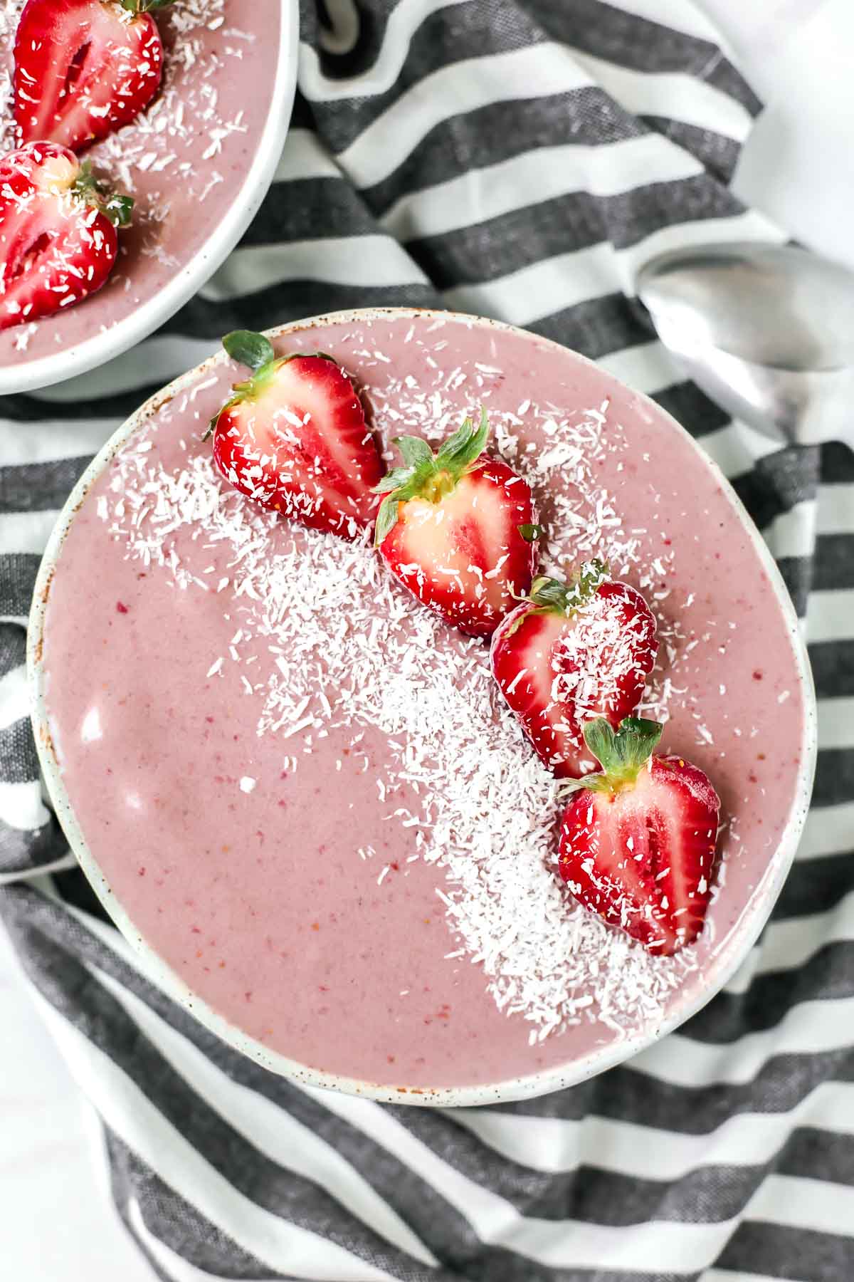 This Strawberry Acai Smoothie Bowl is the BEST!