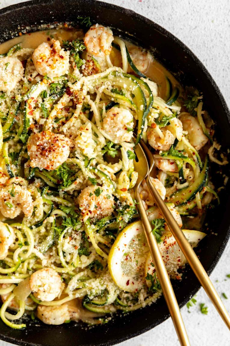 One-Pot Shrimp Scampi w/ Zucchini Noodles! This healthy recipe only takes 30 minutes to make and is DELISH! {Gluten-Free}
