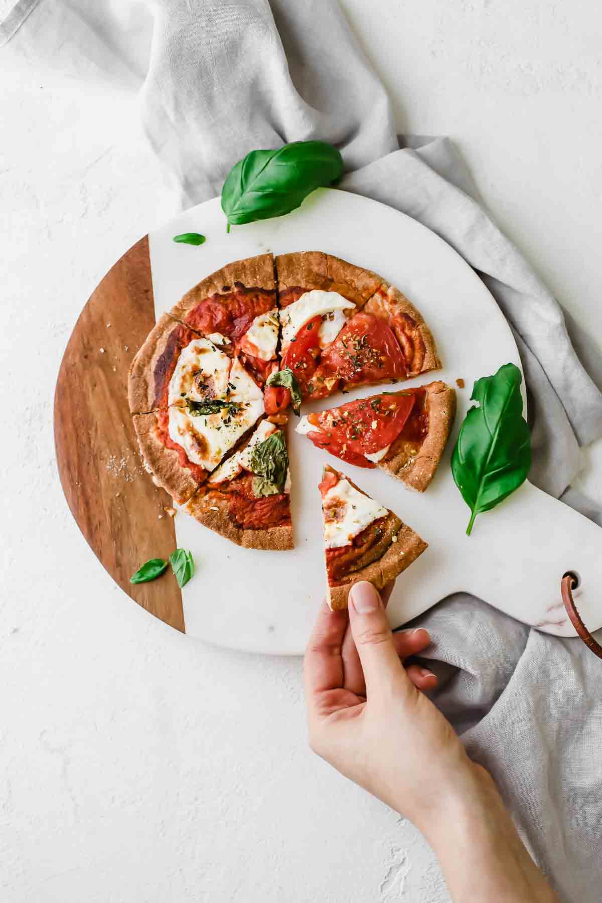 These are SO good and super easy to make! 10-Minute Margherita Pita Bread Pizzas!