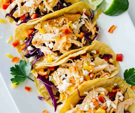 Healthy Sriracha Shredded Chicken Tacos! YUM! Perfect for a quick and easy weeknight meal.