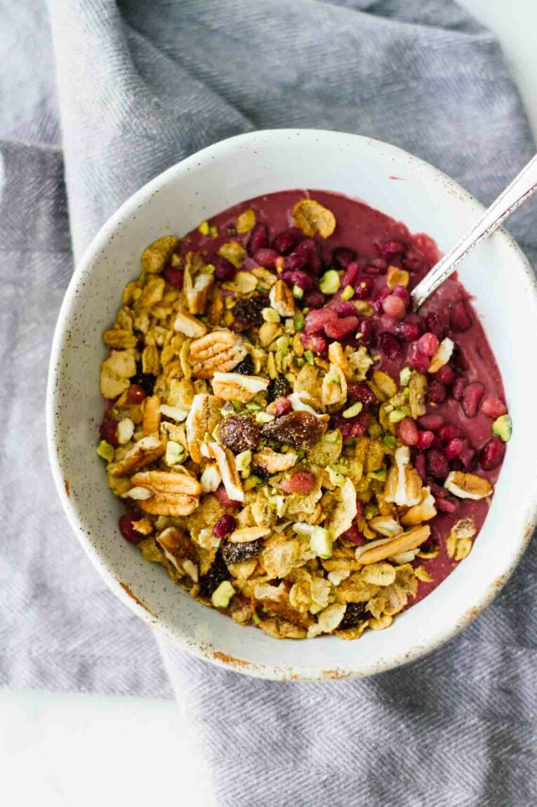 5-Minute Fall Acai Bowls! Vegetarian, delicious, and perfect for a busy morning go-to!