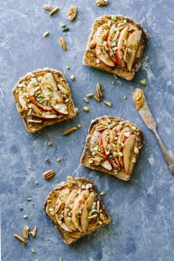Apple Cinnamon Peanut Butter Breakfast Toast! Easy, healthy, vegetarian, and only takes 5 minutes to make!