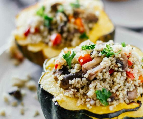 Quinoa & Mushroom Stuffed Acorn Squash! Gluten-free, vegan, and vegetarian. Super easy to make!