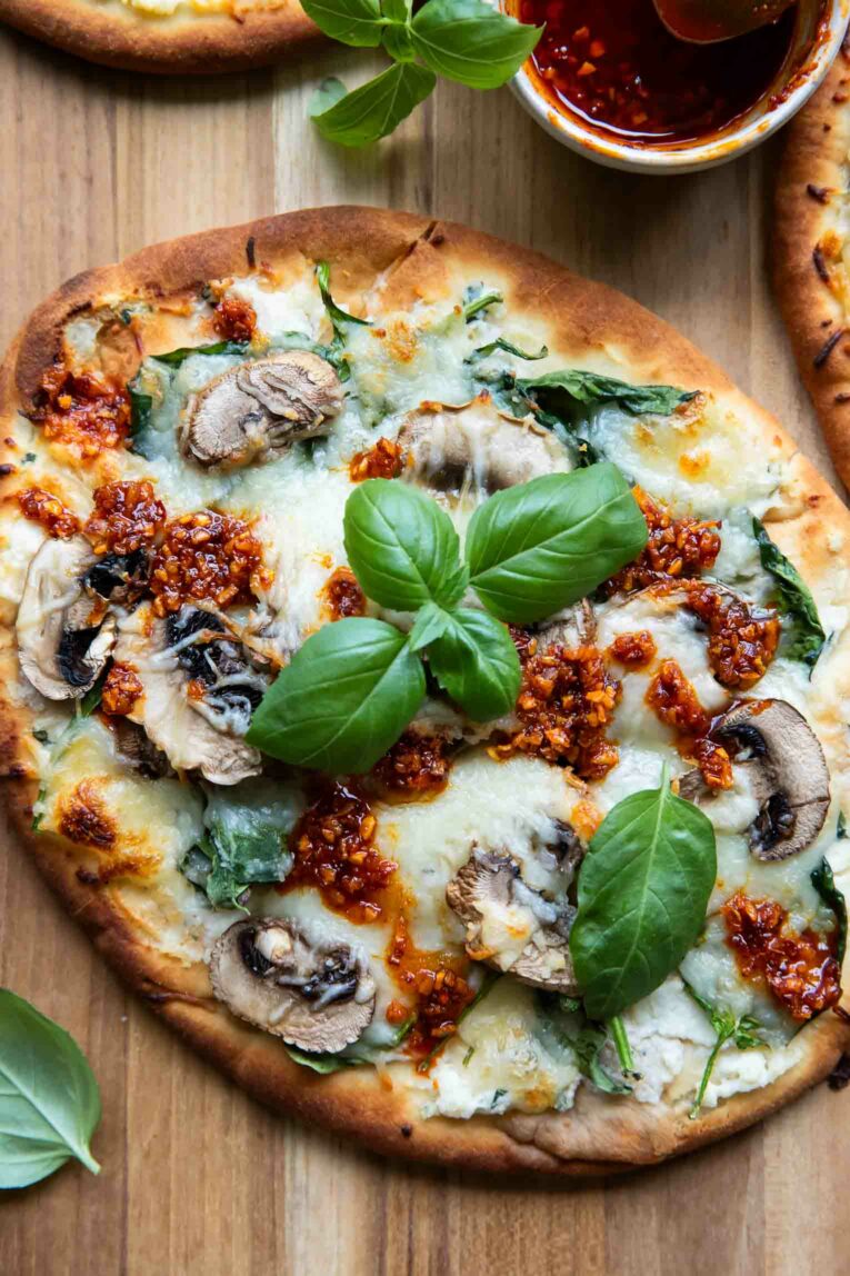 Spinach & Mushroom Naan Pizza! Vegan, vegetarian, and perfect for an easy, healthy dinner!