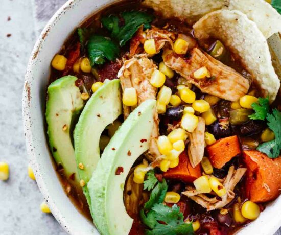Slow Cooker Skinny Chicken Tortilla Soup