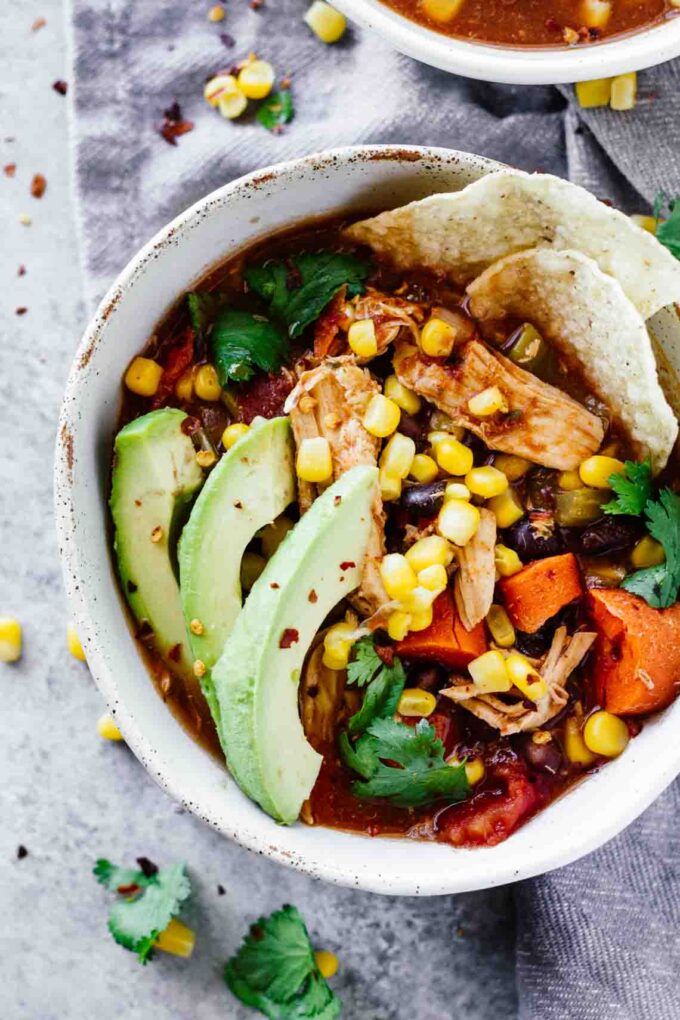 Slow Cooker Skinny Chicken Tortilla Soup