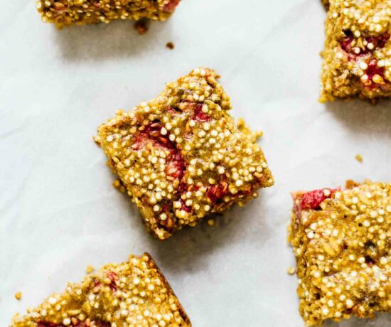 Easy Raspberry Breakfast Quinoa Bars!