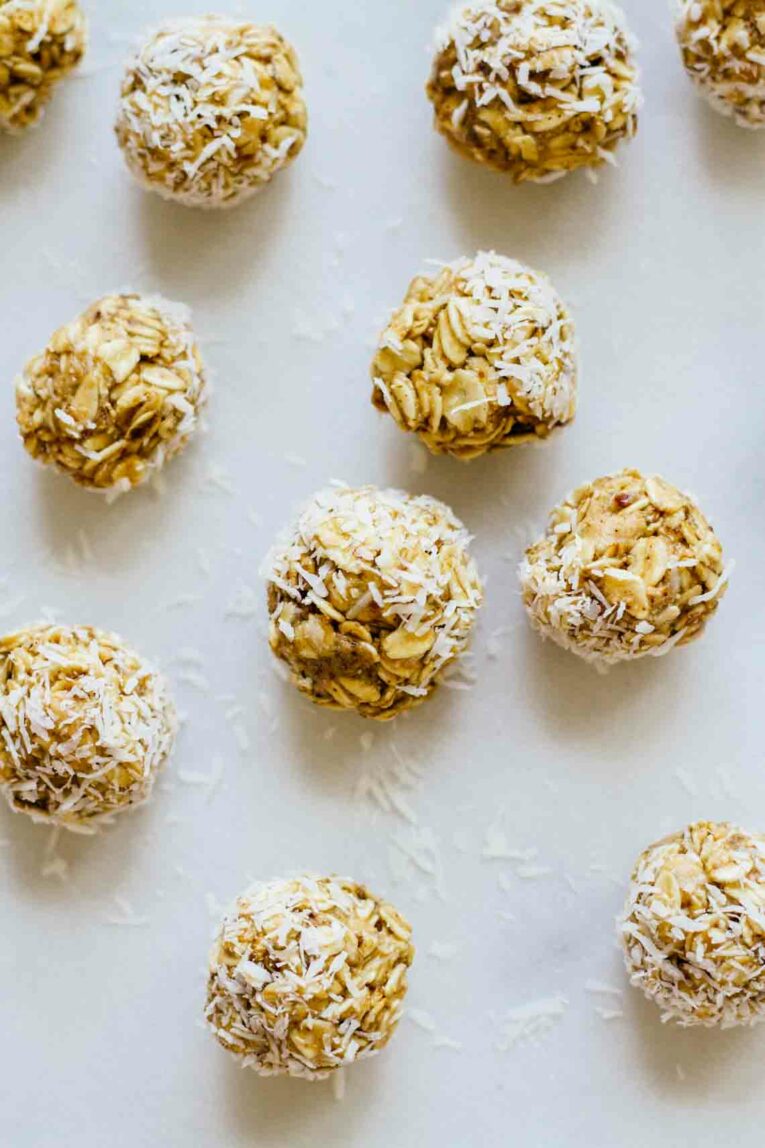 Honey Oatmeal No-Bake Energy Bites!