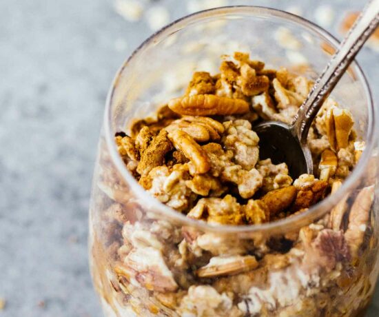 Maple Cinnamon Pecan Overnight Oats! Perfect for fall!