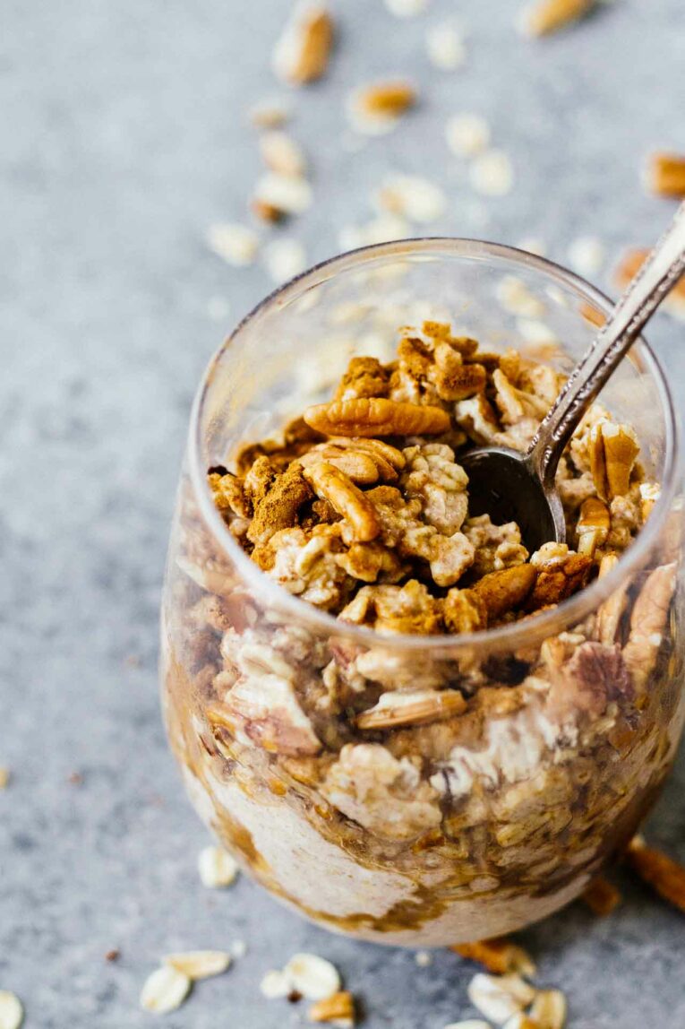Maple Cinnamon Pecan Overnight Oats! Perfect for fall!