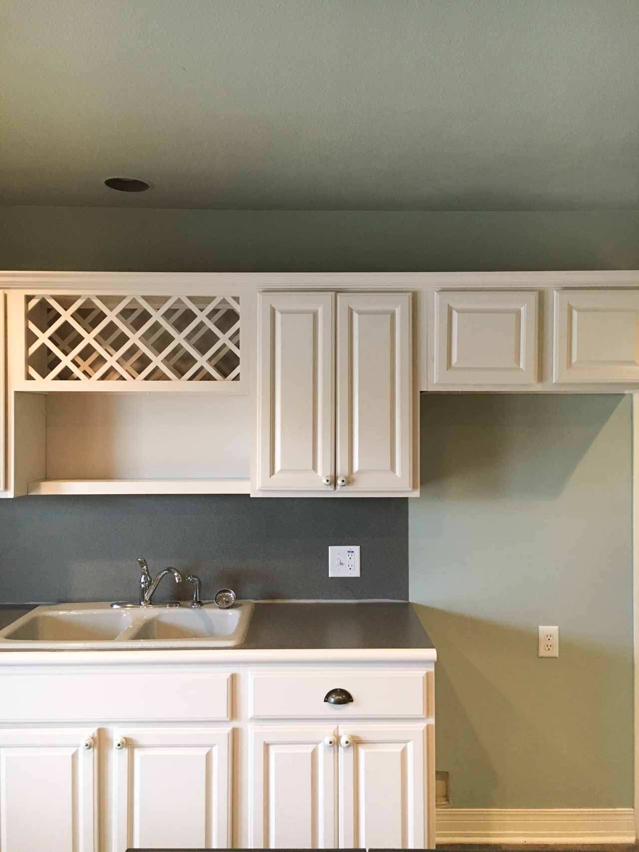 Jar Of Lemons Kitchen Renovation Part 1: Original Kitchen white cabinets