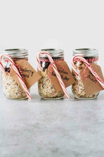 Holiday Overnight Oats DIY Mason Jar Gifts!