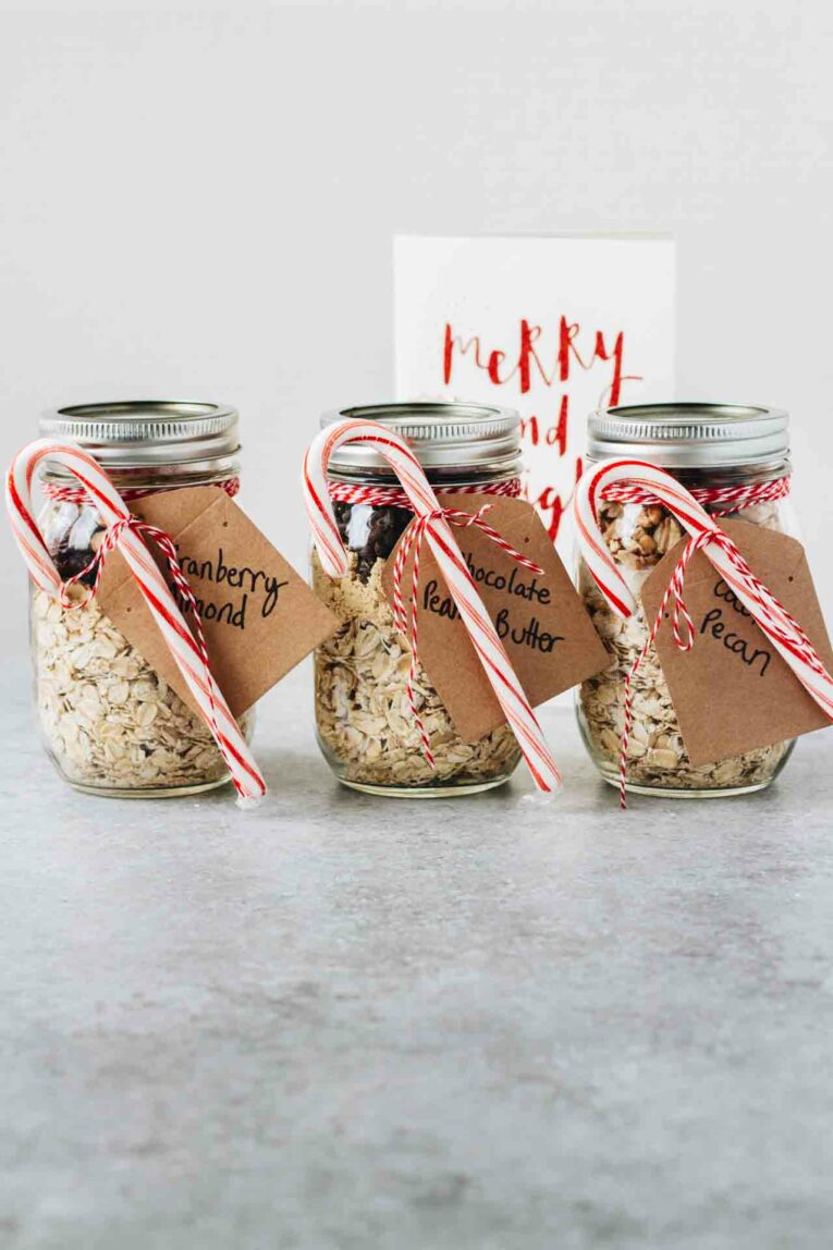 Holiday Overnight Oats DIY Mason Jar Gifts! With an American Greetings holiday card from Target!