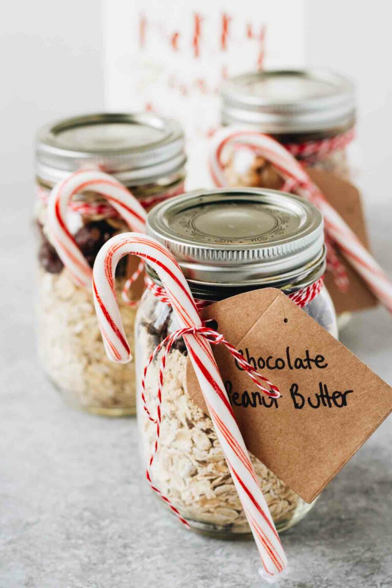 Holiday Overnight Oats DIY Mason Jar Gifts with candy canes