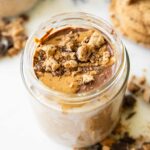 Peanut Butter Cookie Overnight Oats - only takes 5 minutes to make!