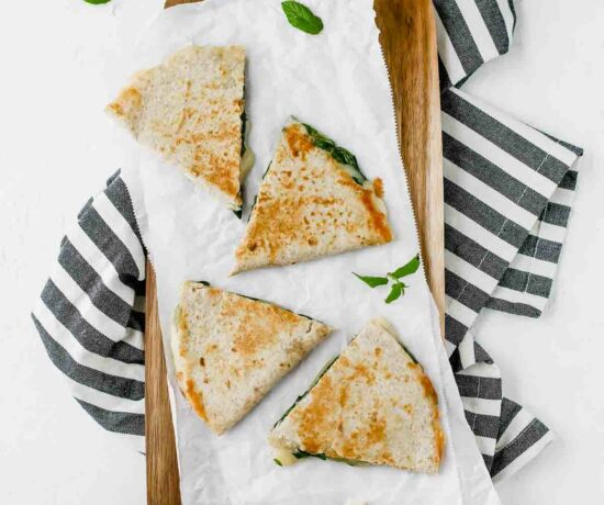 5-Minute Spinach Vegetarian Quesadillas by Jar Of Lemons!