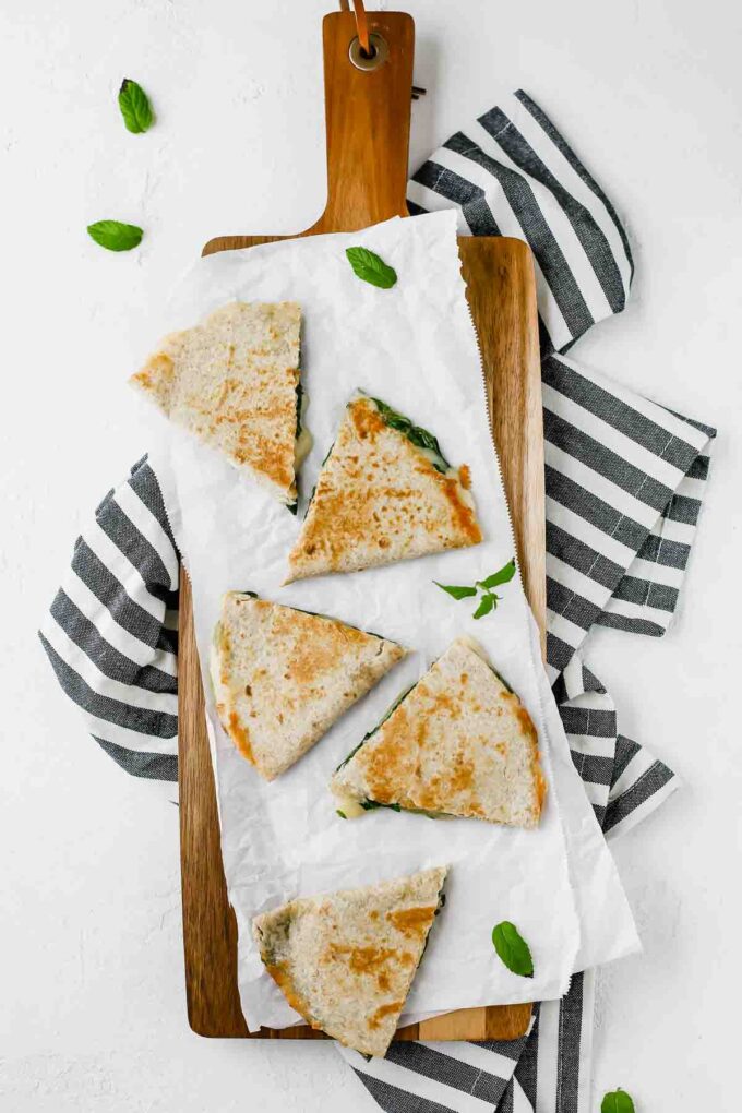 5-Minute Spinach Vegetarian Quesadillas by Jar Of Lemons!