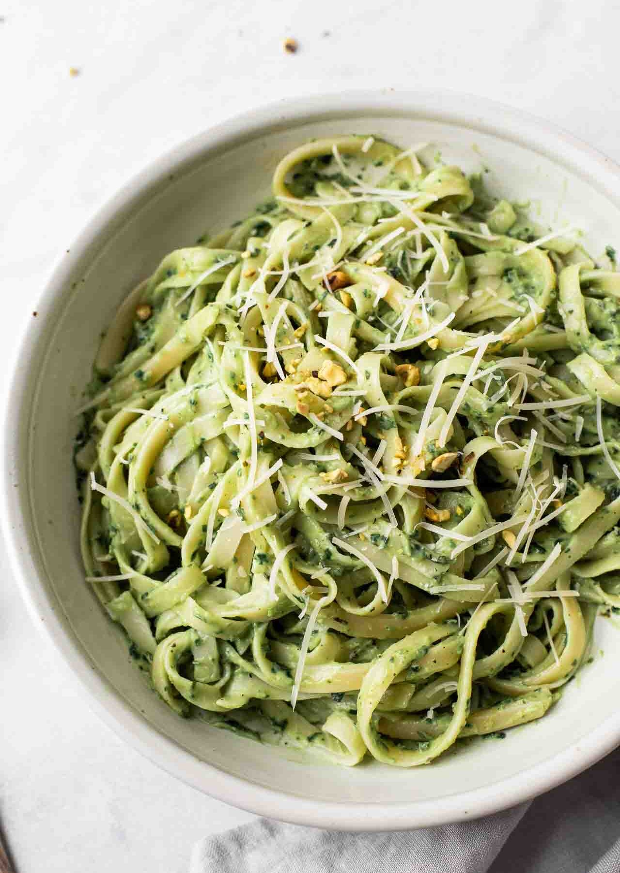 10-Minute Healthy Avocado Pasta Sauce with fettuccine in a bowl.