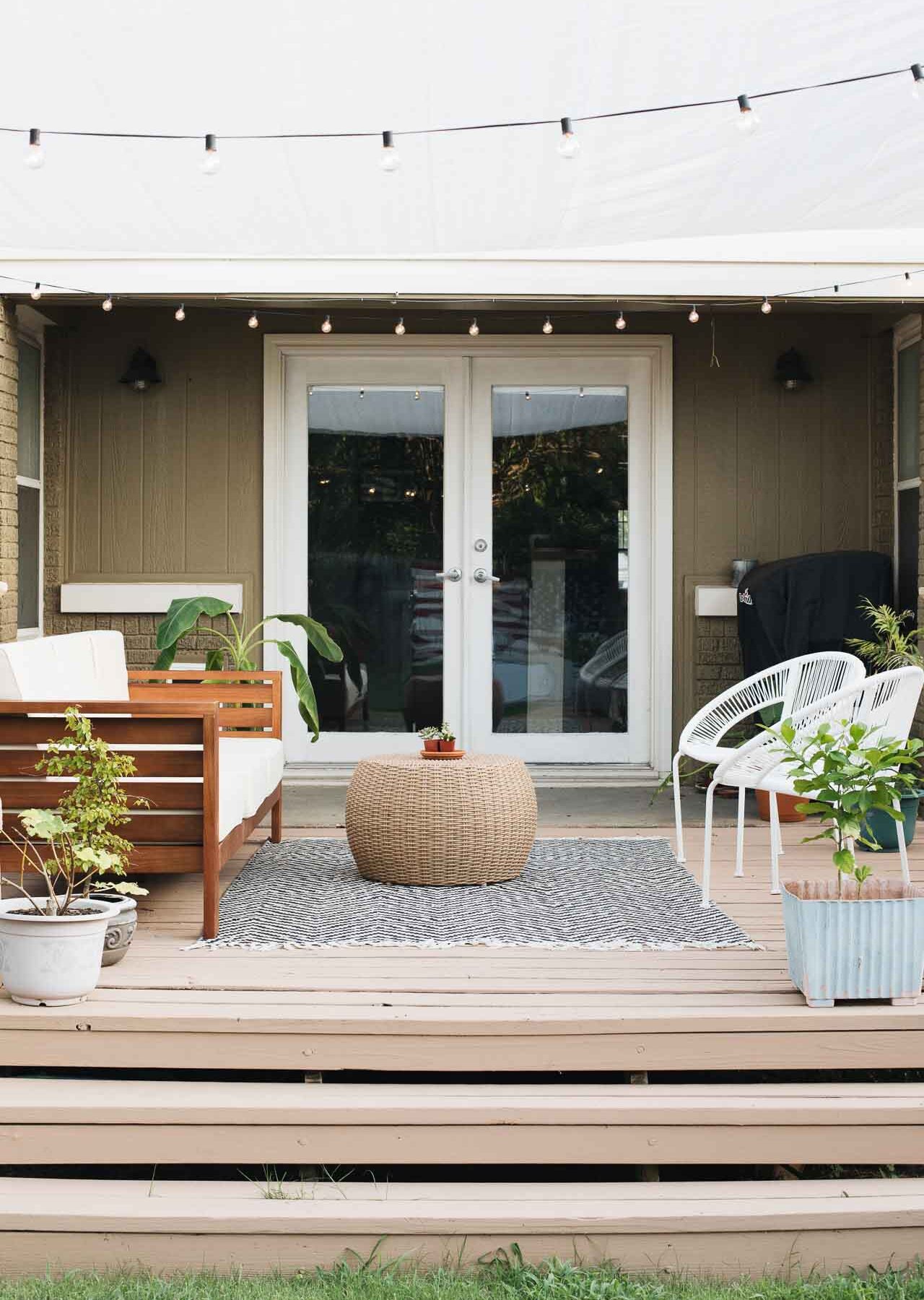 Small, beautiful deck in backyard.