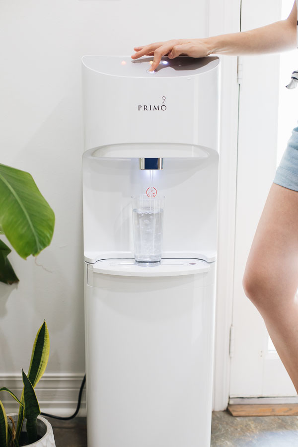 Curious to know what the best drinking water is for your baby, toddler, and entire family? Today we're sharing all about how to find the best drinking water, how to prepare formula with it, and how to implement an easy plan to keep high quality water on hand! Primo water filter