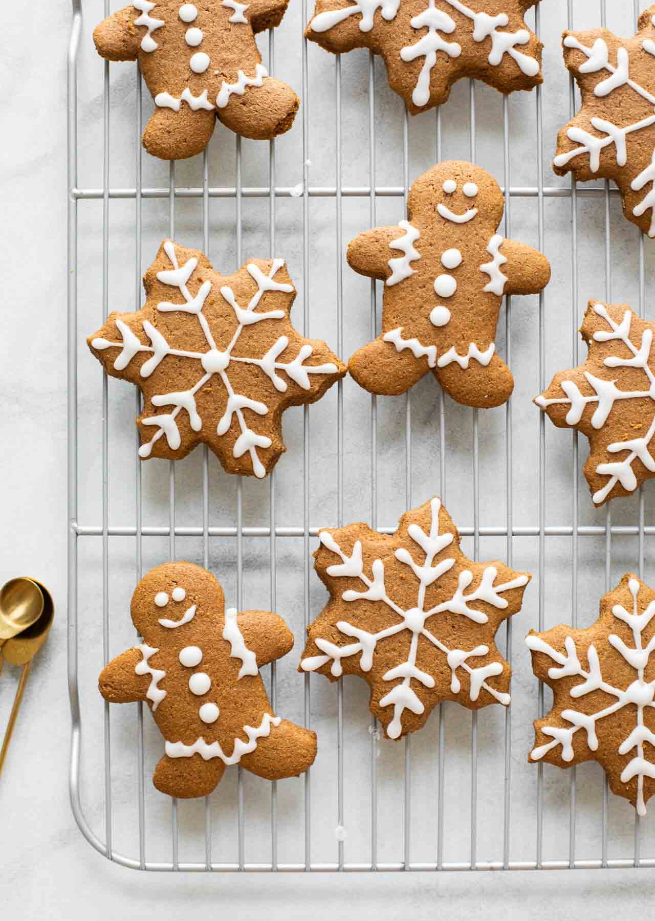 9 soft gingerbread cookies on a cooling rack.