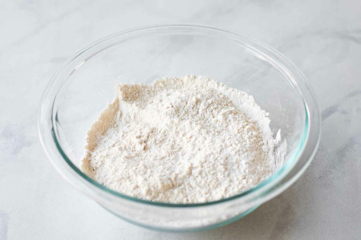 Bowl of flour mixed together.