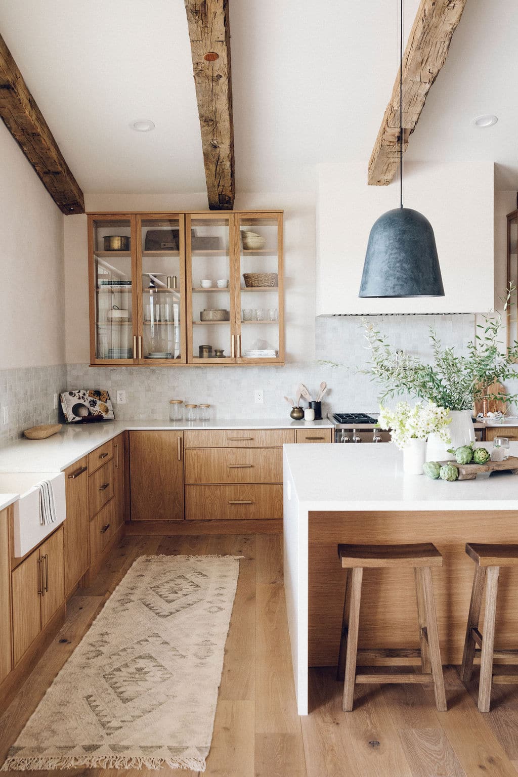 Warm kitchen tones in a modern kitchen.