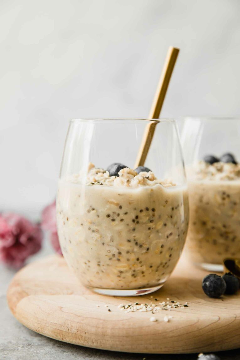 Close up of overnight oats made with vanilla protein powder.