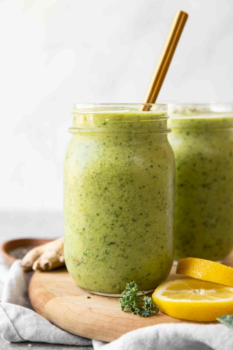 Close up of green detox smoothie in a mason jar.