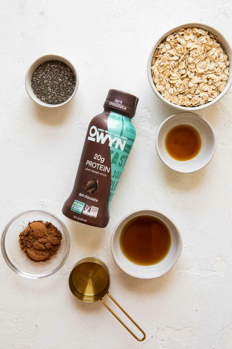 Dark chocolate protein oats ingredients photo.