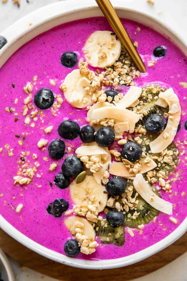 Close up of dragon fruit smoothie bowl recipe.