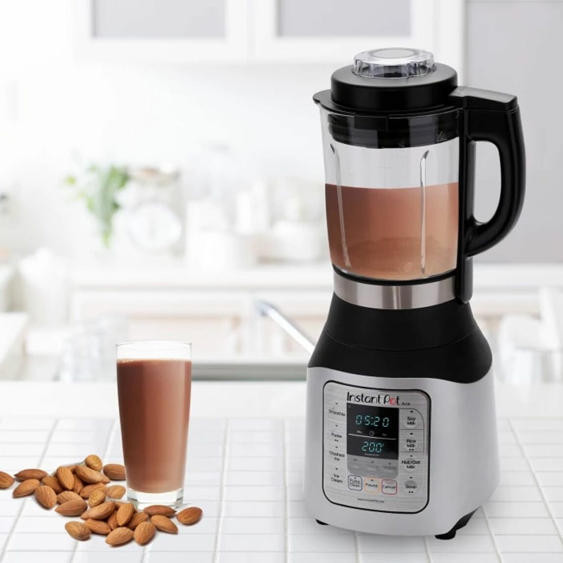 Instant pot blender making a chocolate smoothie.