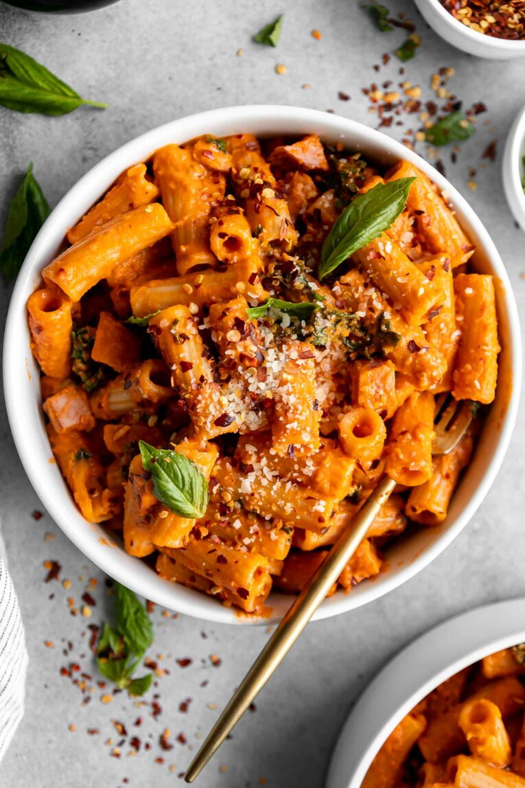 Spicy Vodka Ham Pasta recipe in a bowl.