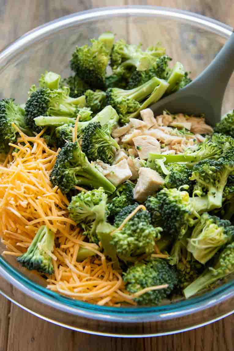 Broccoli, chicken, and cheese in a healthy cream sauce.