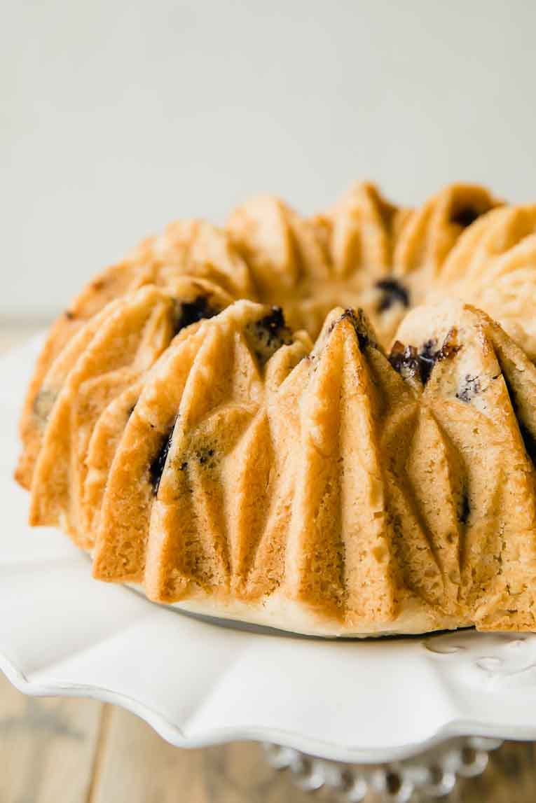 Vegan lemon bundt cake.