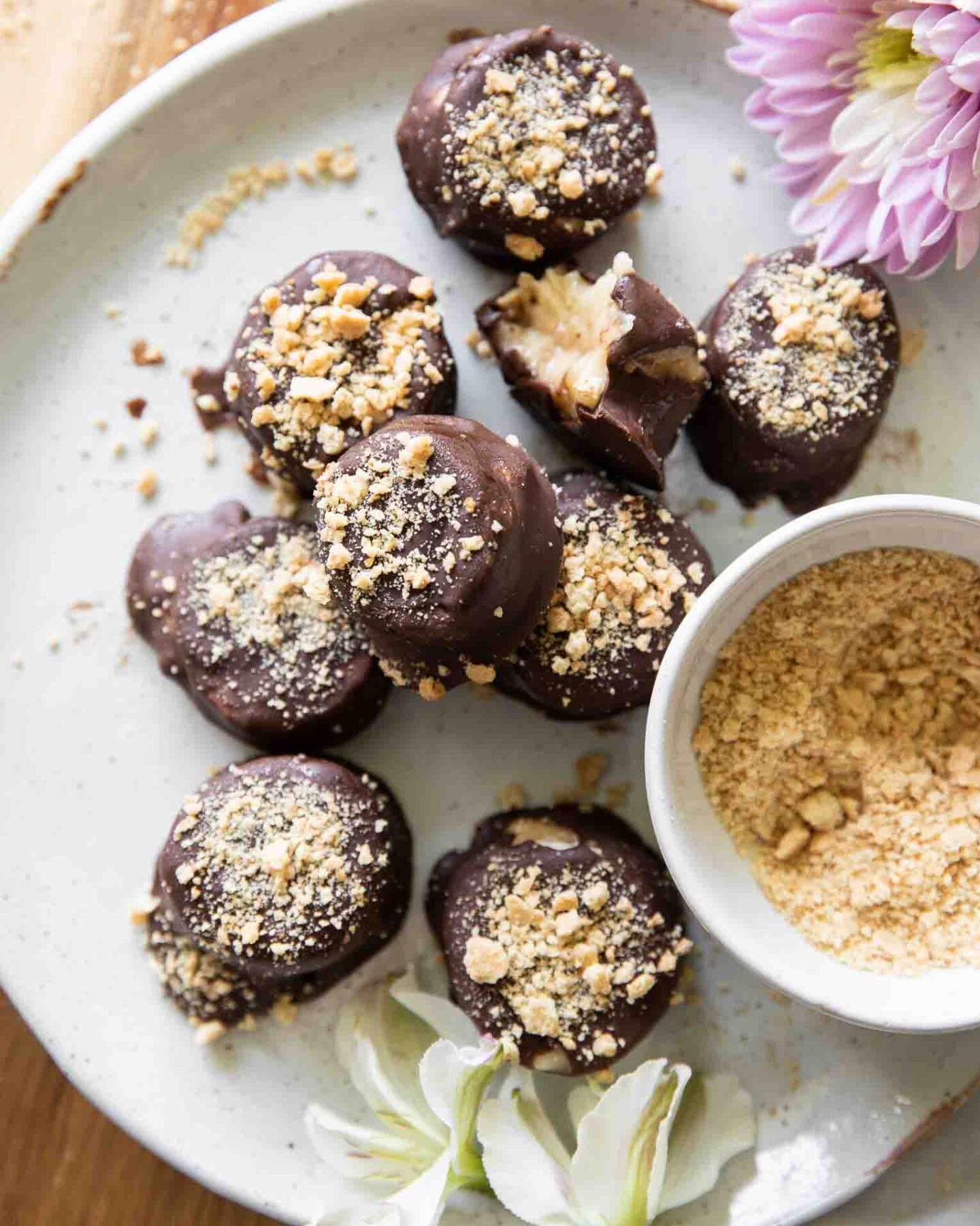 Healthy S'mores Banana Bites on a plate.