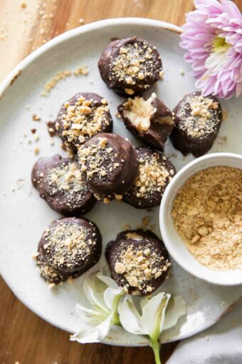 Healthy S'mores Banana Bites on a plate.