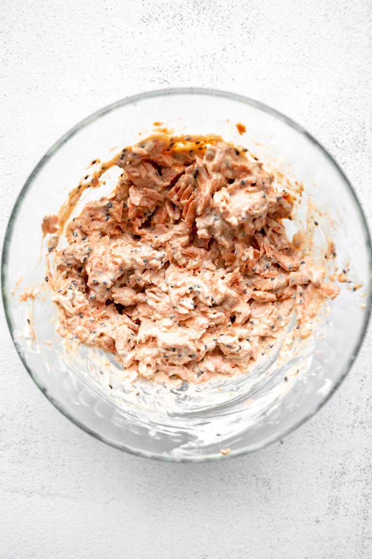 Cooked salmon mixed with cream cheese sauce.