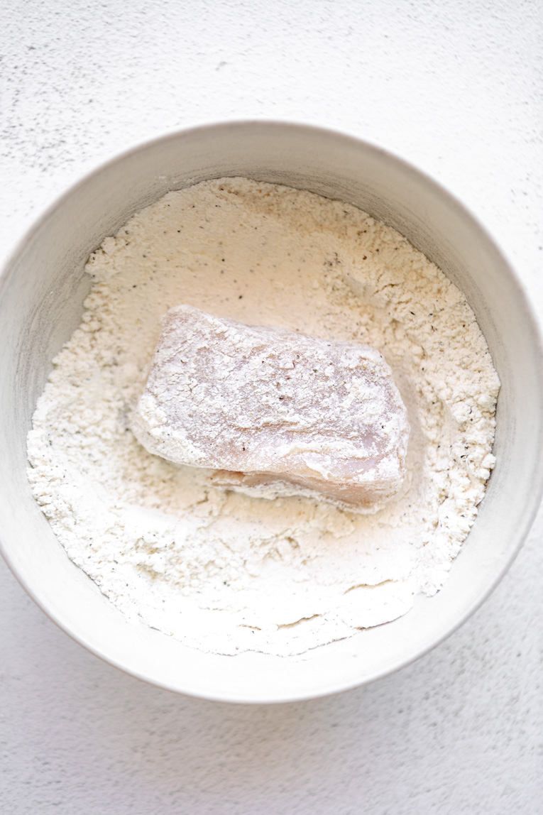 Gluten-free flour for dredging chicken.