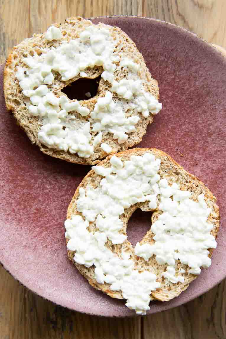 Bagels with cottage cheese.