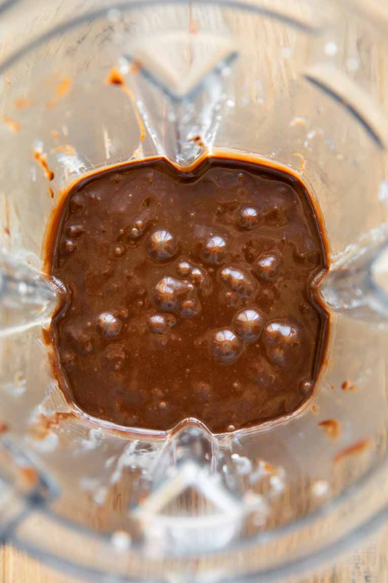 Nutella pie filling blended together.