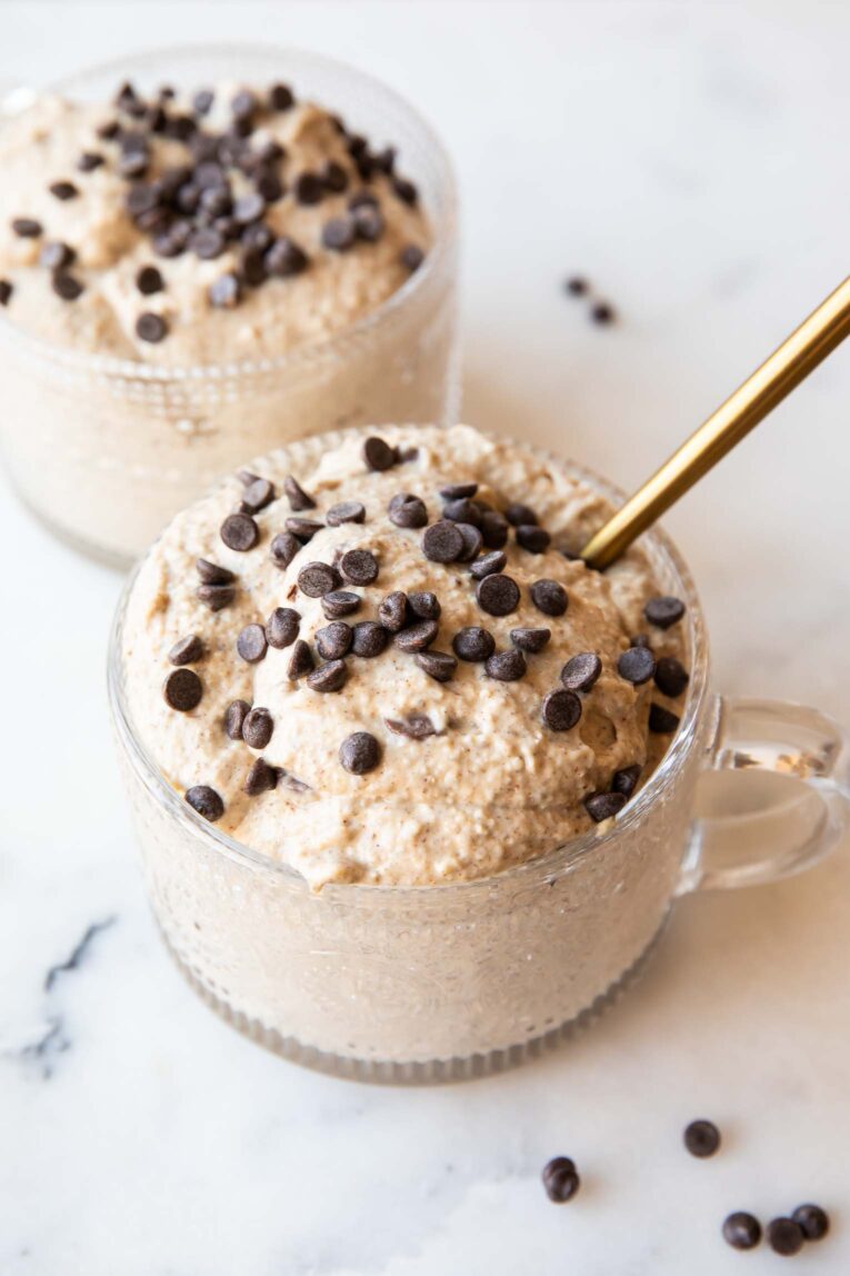 Angled photo of cottage cheese overnight oats with 30g of protein.