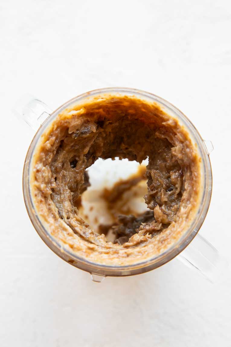 Blended tahini caramel filling for truffles.