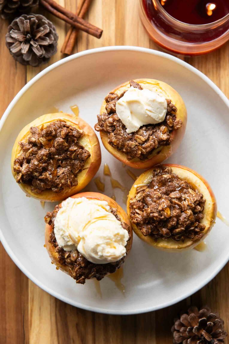 Top view of Maple crumble baked apples on a plate.