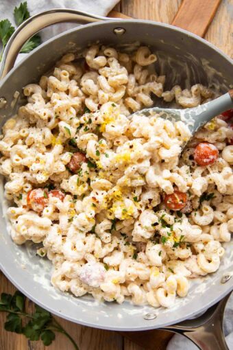 Lemon pasta in a skillet.